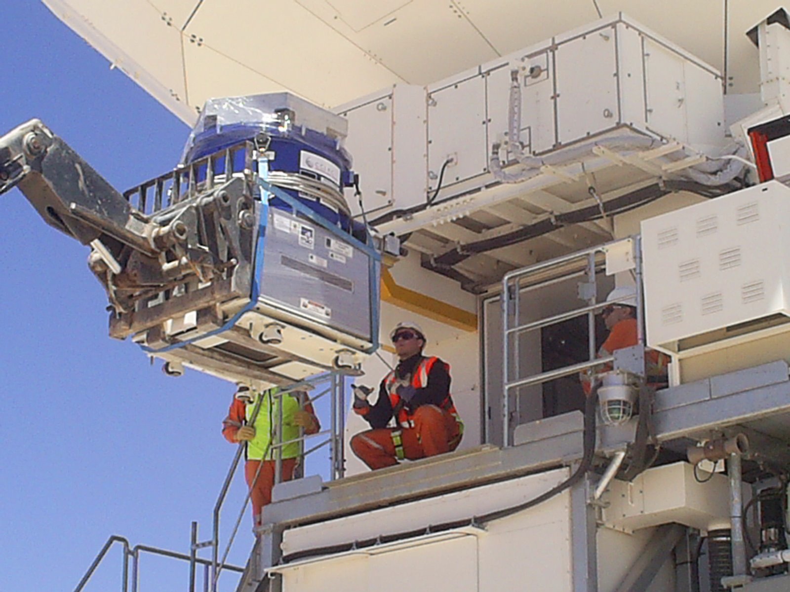 First ALMA Front End is placed in Melco No 2.