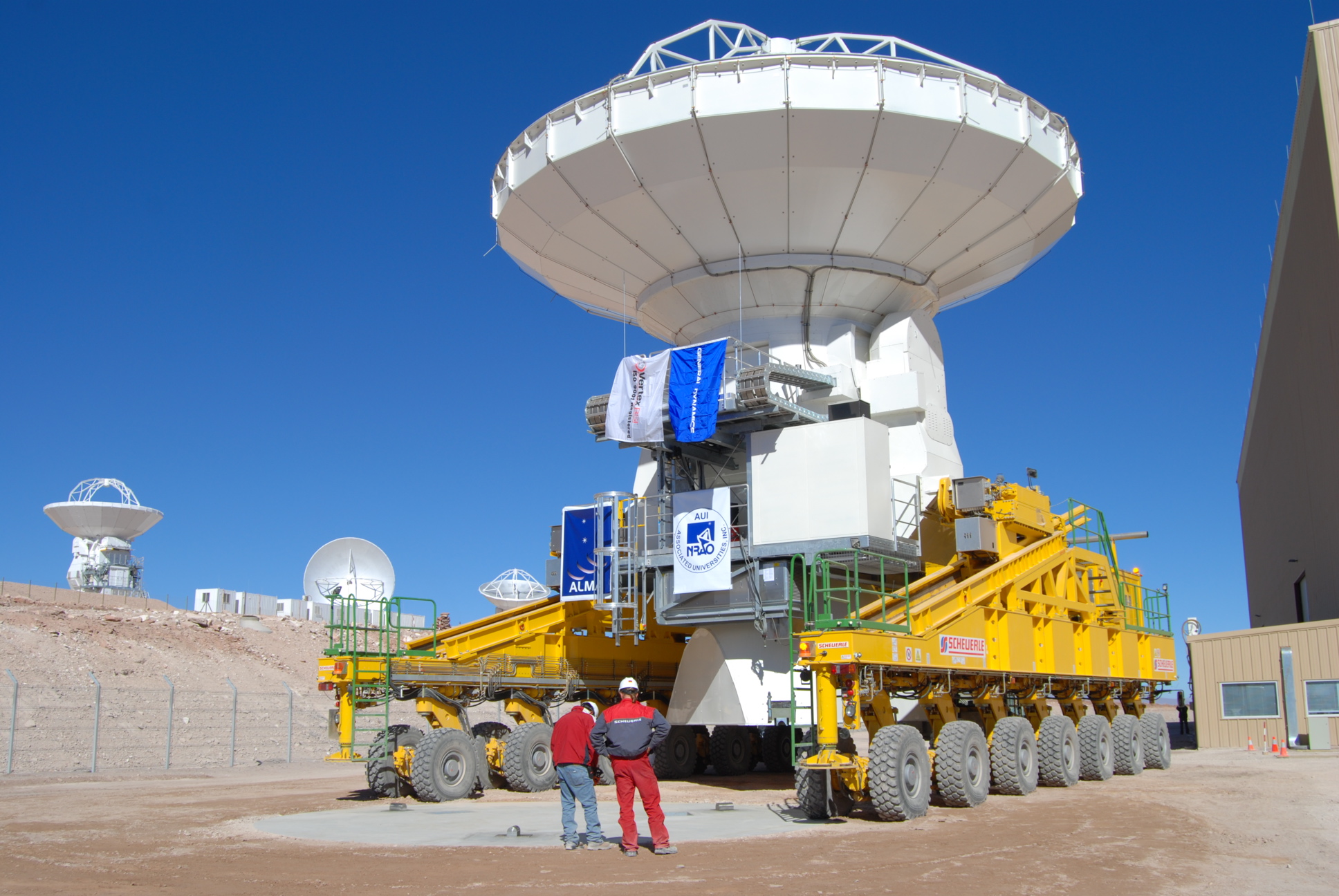 VertexRSI2 moved from SEF to antenna station by ALMA Transporter