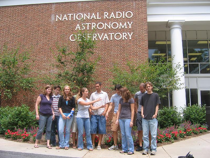 IMG_3592.JPG - Even though we had to interrupt Daniel, Tim, Anthony, and Bryan from their naps, and Charli, Evan, Matt, and Jessica from their Macarena practice, we still managed to get this nice picture of the 2008 CV Summer Students.